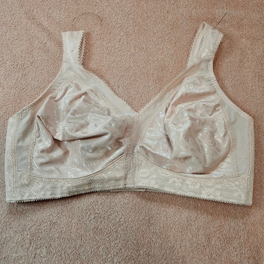 Playtex 18 Hour Ultimate Shoulder Comfort Wirefree Bra 4693 Size 42D Light Pink